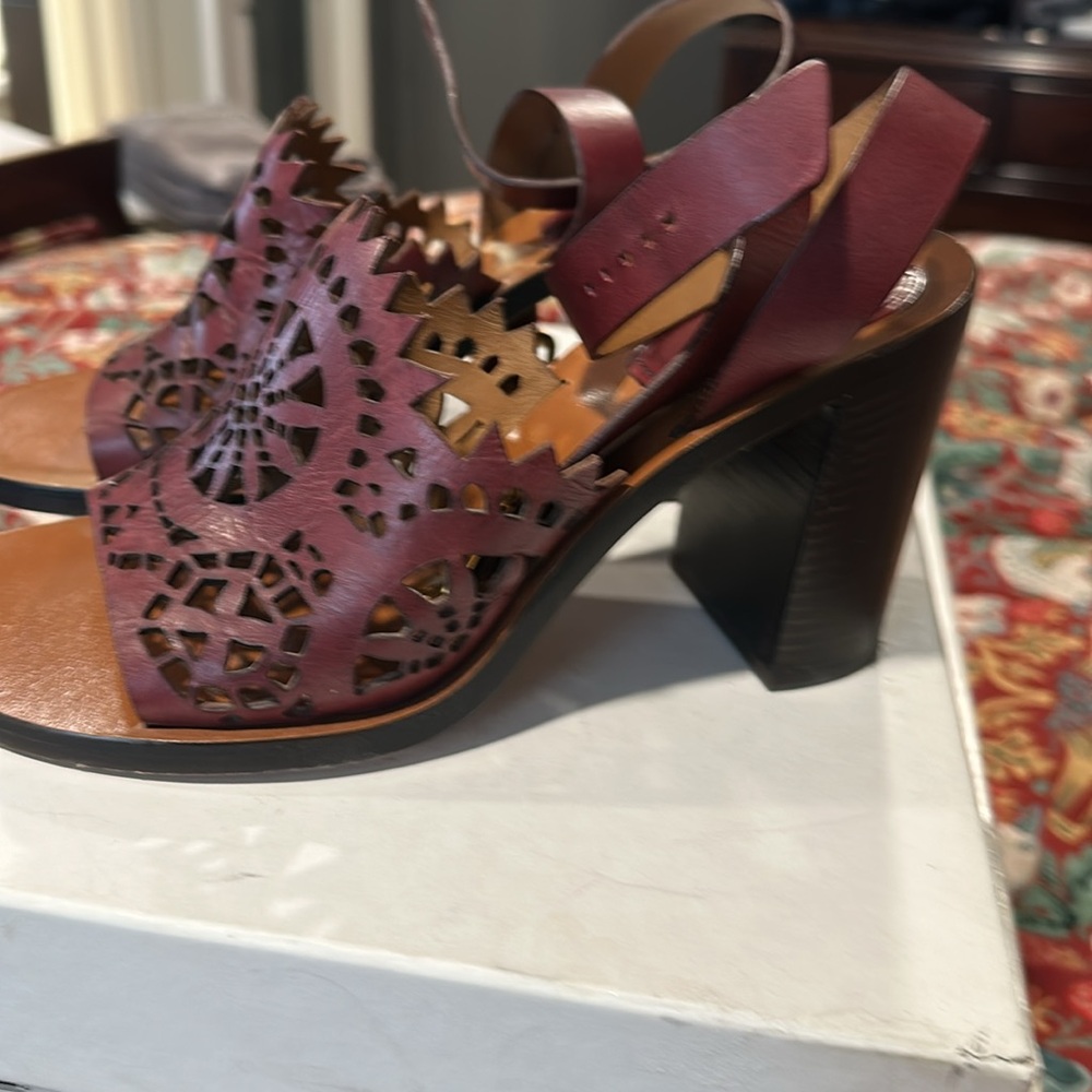 Chloe sandals very good condition only wore a couple of times